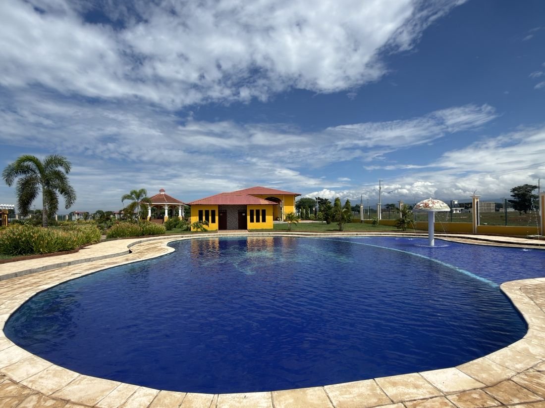 Piscina y casa club de Palmeras Sur, proyecto de DIVE ya entregado